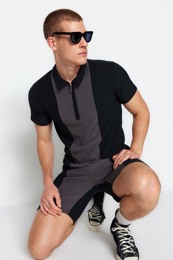 Trendyol Trendyol Black-Grey Regular/Normal Fit Textured Anti-Wrinkle Zippered Polo Neck T-Shirt