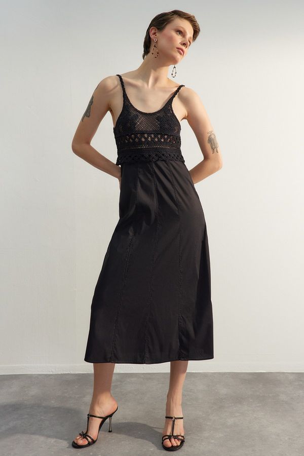 Trendyol Trendyol Black Limited Edition Midi Woven Dress with Accessory Detail