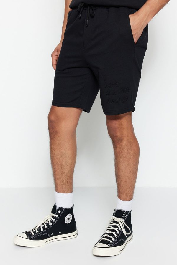 Trendyol Trendyol Black Men's Regular Mid-Length/Regular Cut Shorts with Relief Print.