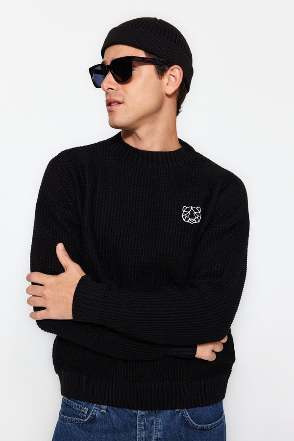 Trendyol Trendyol Black Oversize Fit Wide Fit Crew Neck Embroidered Knitwear Sweater