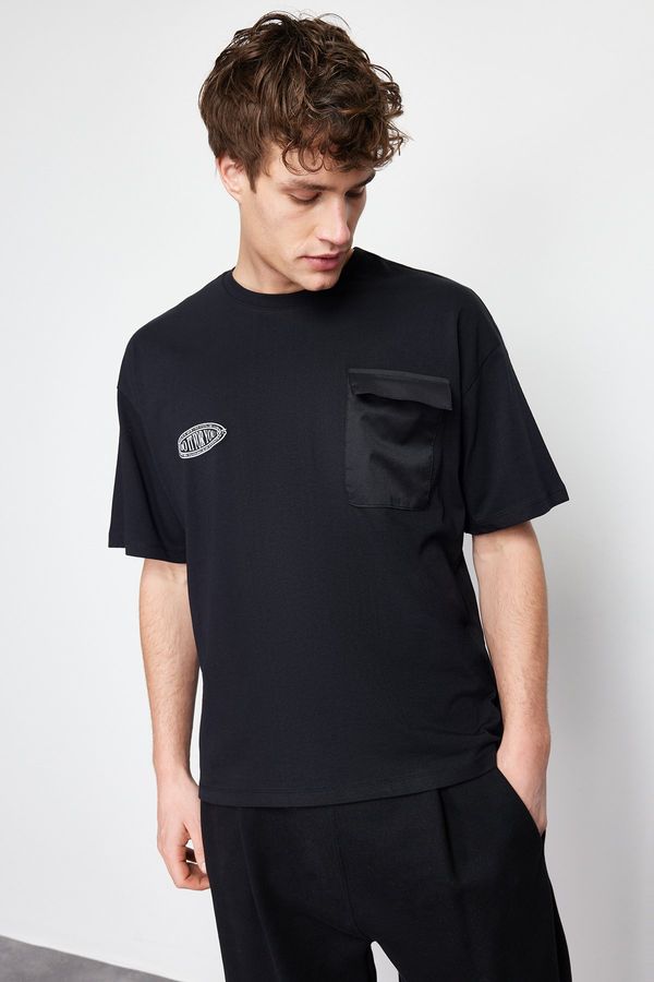 Trendyol Trendyol Black Oversize Special Pocket Detailed Printed 100% Cotton T-Shirt