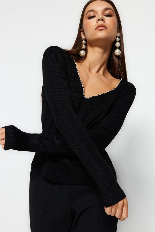 Trendyol Trendyol Black Pearl Detailed V-Neck Knitwear Sweater