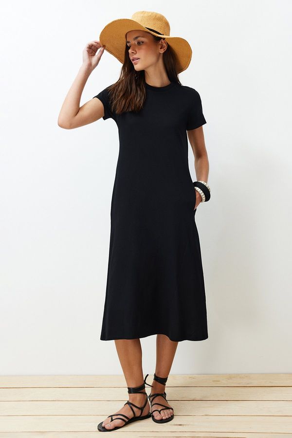 Trendyol Trendyol Black Pocketed Premium Crew Neck A-Line Knitted Midi Dress