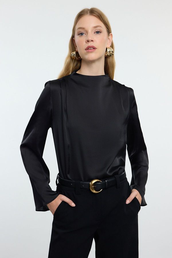 Trendyol Trendyol Black Satin Crew Neck Woven Blouse