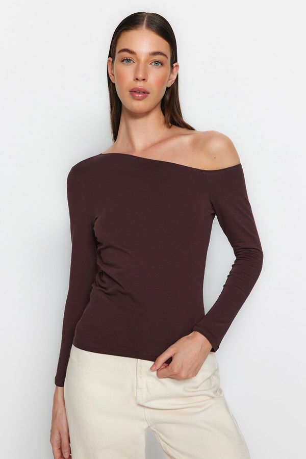Trendyol Trendyol Brown Boat Neck Open Shoulder Pleated Fitted/Sticky Cotton Knitted Blouse