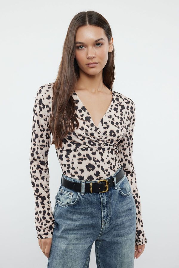 Trendyol Trendyol Brown Leopard Patterned Double Breasted Closure Fitted Stretchy Knitted Bodysuit