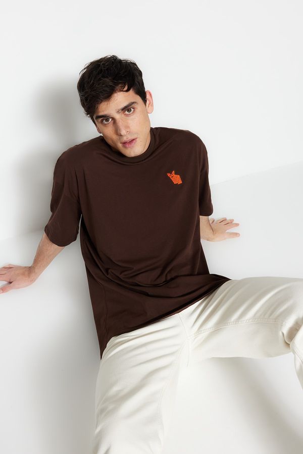 Trendyol Trendyol Brown Oversize/Wide Cut Animal Embroidery Short Sleeve 100% Cotton T-Shirt