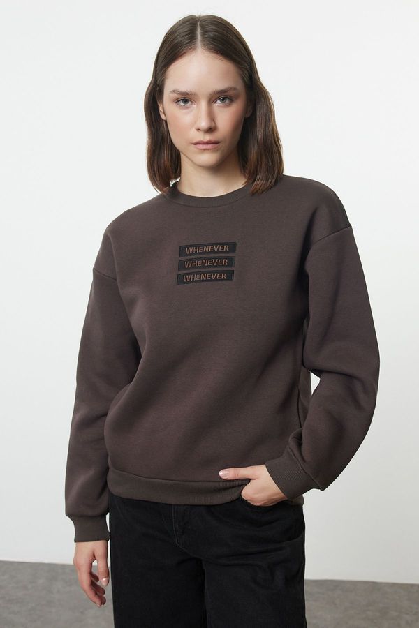 Trendyol Trendyol Brown Thick Fleece Embroidered Slogan Relaxed Sweatshirt