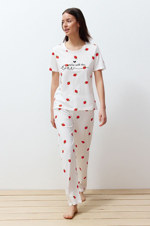 Trendyol Trendyol Ecru Cotton Strawberry Patterned Knitted Pajamas Set