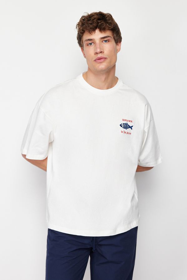Trendyol Trendyol Ecru Oversize/Wide Cut 100% Cotton Velvet Texture Printed T-Shirt