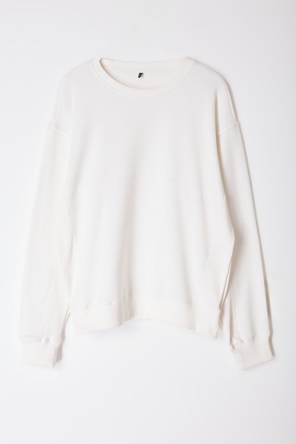 Trendyol Trendyol Ecru Oversize/Wide Cut Fabric Mix Sweatshirt