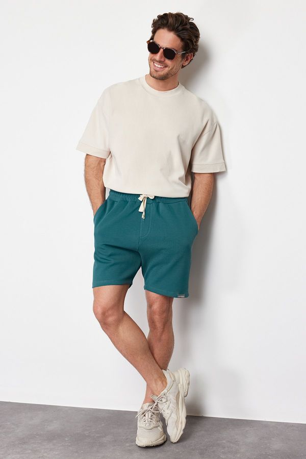 Trendyol Trendyol Emerald Green Regular Cut Textured 100% Cotton Shorts