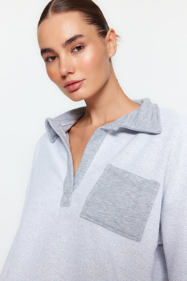 Trendyol Trendyol Gray Contrast Fabric Detail Polo Collar Regular/Regular Knitted Sweatshirt