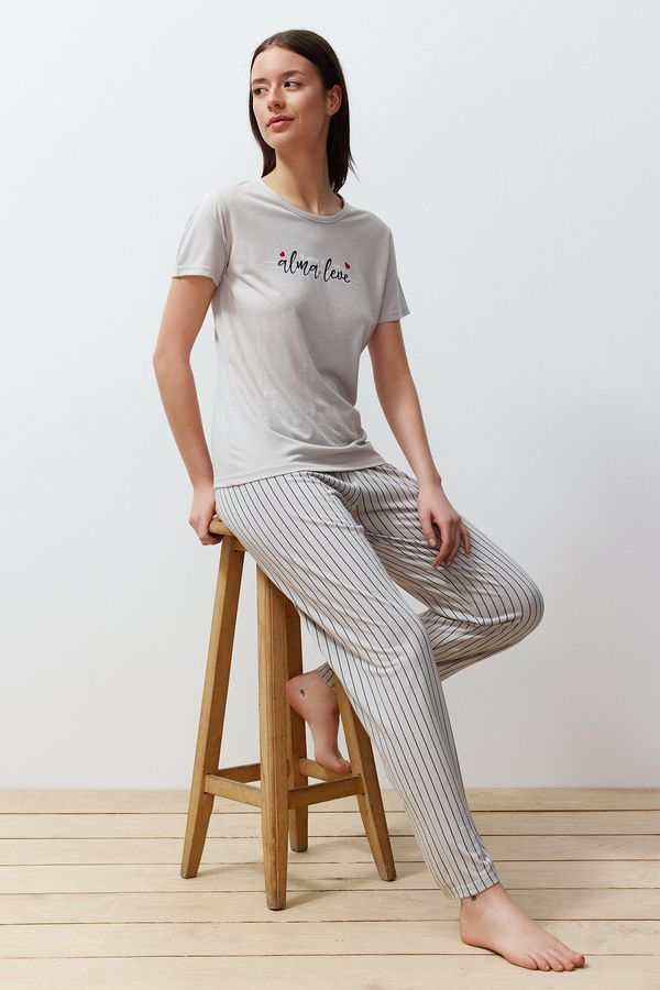 Trendyol Trendyol Gray Motto Printed Striped Knitted Pajamas Set