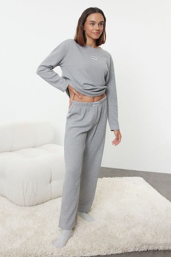 Trendyol Trendyol Grey Melange Slogan Label Detailed Waffle Fabric Knitted Pajama Set