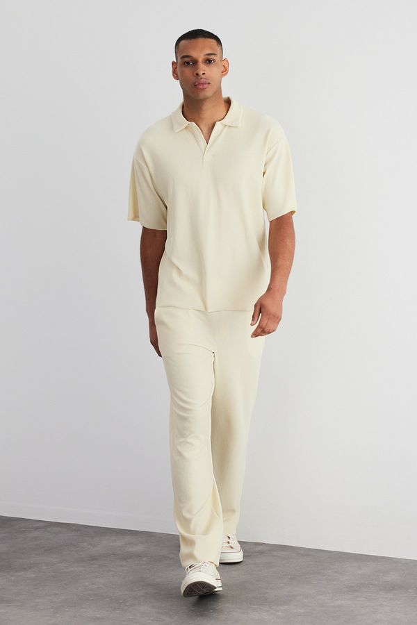 Trendyol Trendyol Limited Edition Ecru Oversize/Wide Fit Anti-Wrinkle Ottoman Polo Neck T-Shirt