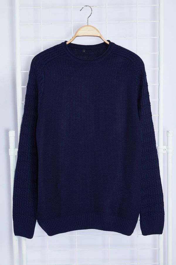 Trendyol Trendyol Navy Blue Slim Crew Neck Textured Knitwear Sweater