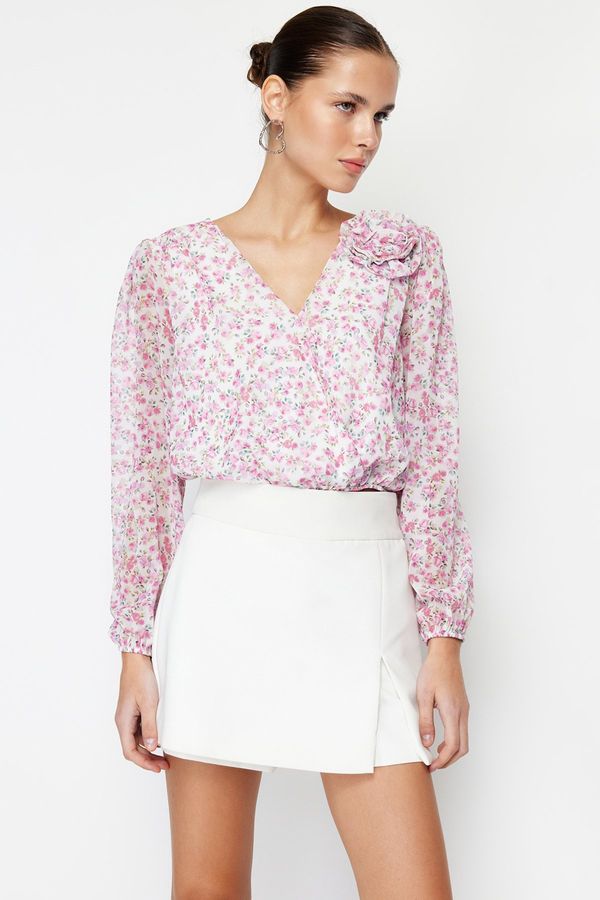 Trendyol Trendyol Pink Crop Lined Rose Detailed Floral Chiffon Woven Blouse