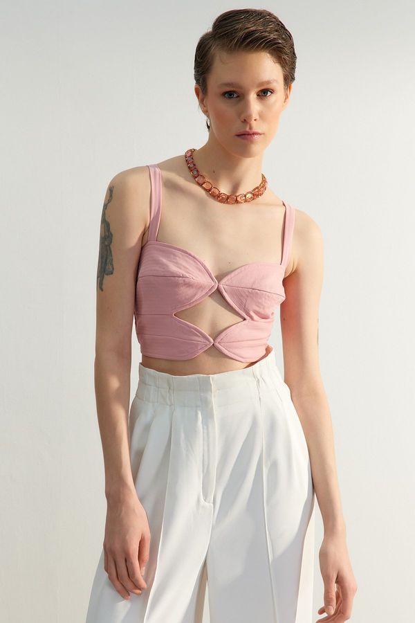 Trendyol Trendyol Pink Cut-out/Window Detailed Bustier in Woven, Fitted