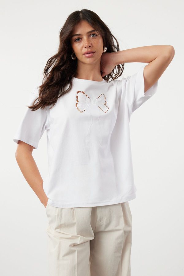Trendyol Trendyol White 100% Cotton Embroidery Detailed Relaxed/Wide Cut Crew Neck Knitted T-Shirt