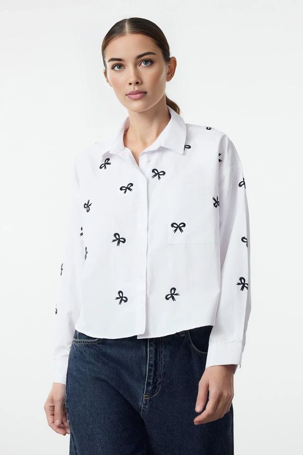 Trendyol Trendyol White Bow Embroidery Detailed Woven Shirt