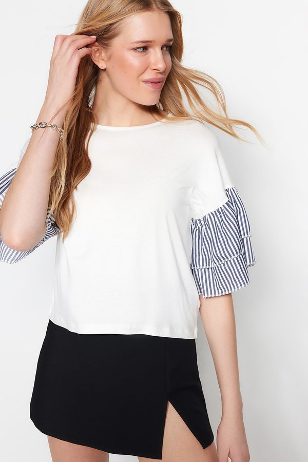 Trendyol Trendyol White Poplin Detail Relaxed/Wide Comfortable Cut Crewneck Knitted Blouse