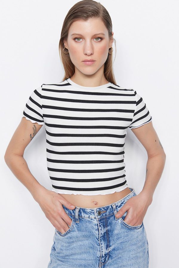 Trendyol Trendyol White Stripe Baby Overlock Detail Fitted/Situated Crop Corduroy Knitted Blouse