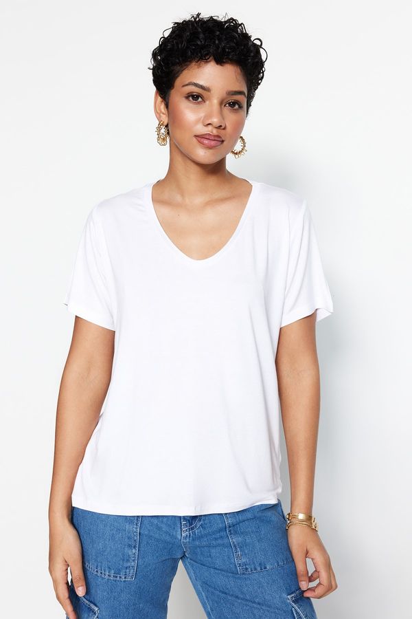 Trendyol Trendyol White Viscose Basic V-Neck Knitted T-Shirt