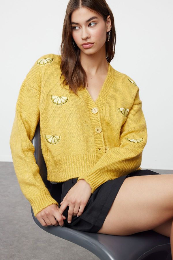 Trendyol Trendyol Yellow Soft Textured Embroidery Detailed V-Neck Knitwear Cardigan