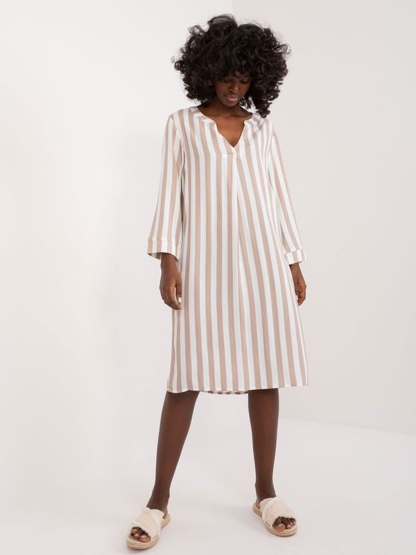 Fashionhunters White and beige loose dress with pockets SUBLEVEL