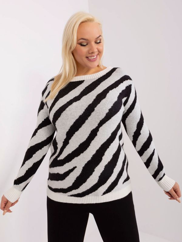 Fashionhunters White and black casual plus size with cuffs