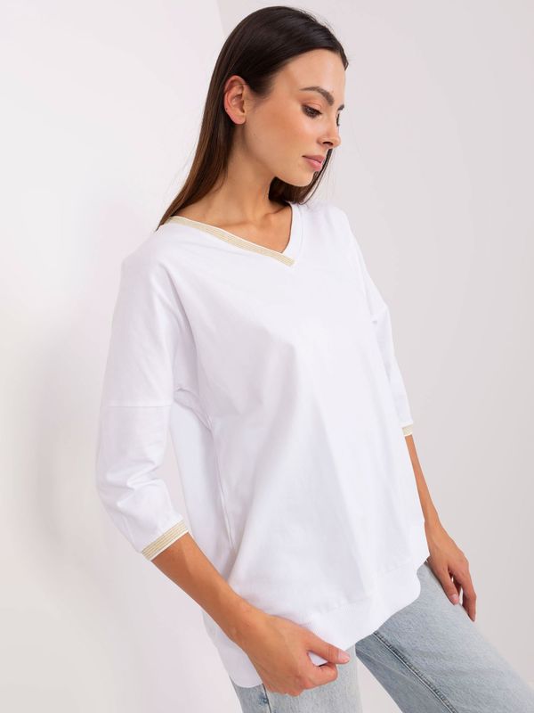 Fashionhunters White oversize blouse RUE PARIS