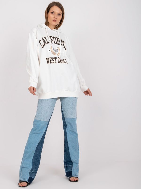 Fashionhunters White sweatshirt with oversized print