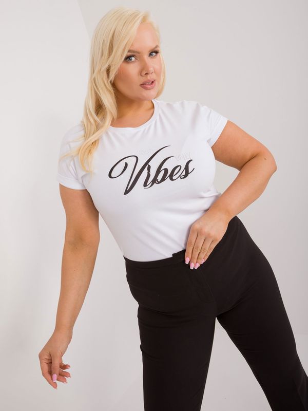 Fashionhunters White women's plus size T-shirt with inscription and appliqué
