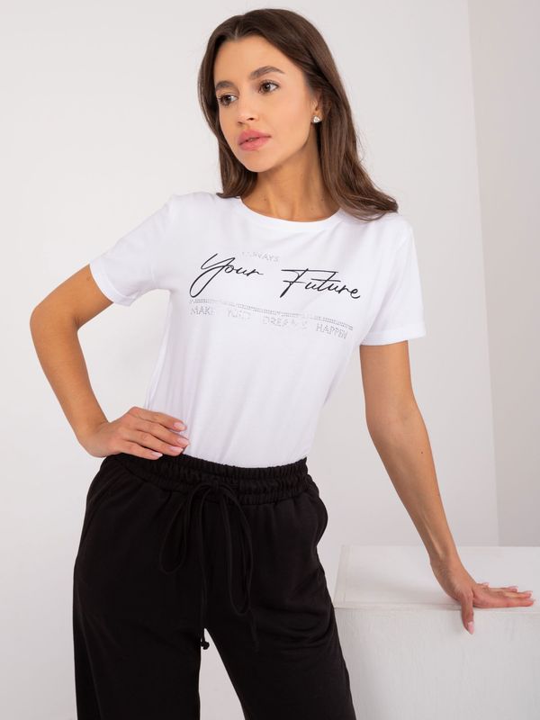 Fashionhunters White women's T-shirt with a round neckline