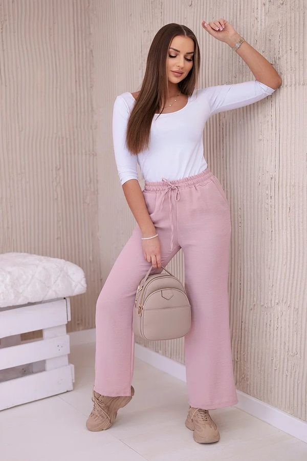 Kesi Wide trousers with a powder pink tie