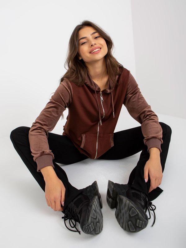 Fashionhunters Women's brown zippered hoodie