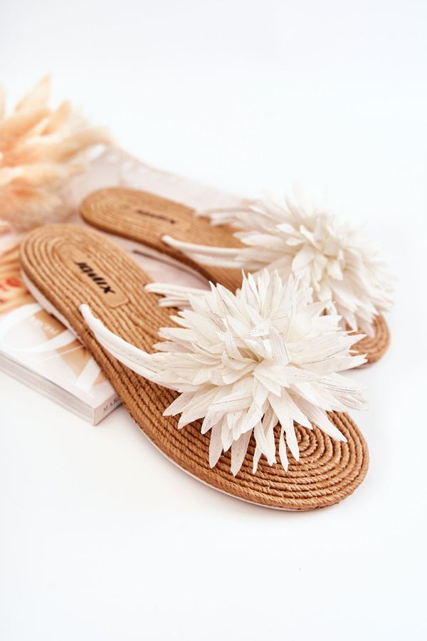 Kesi Women's flip-flops with fabric ornament White Eviana