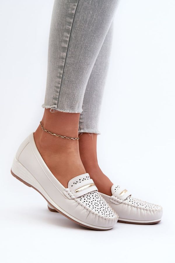 Kesi Women's loafers with an openwork pattern made of eco leather, dusty white Nassnema