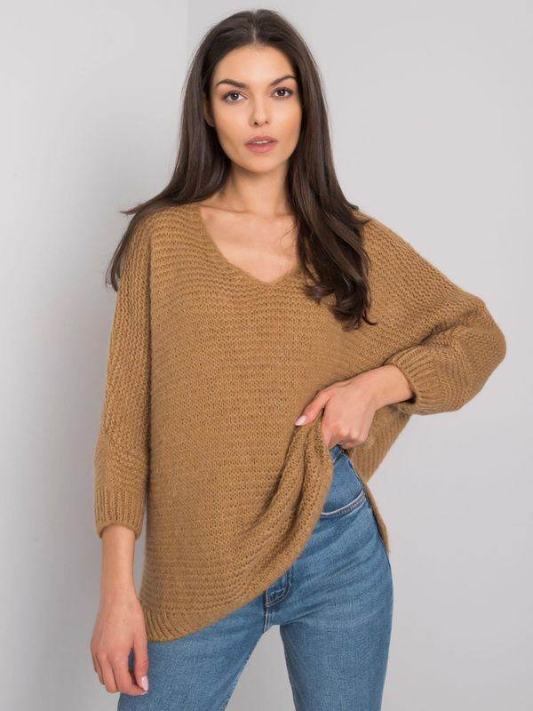 Fashionhunters Women's oversize sweater OCH BELLA Camel