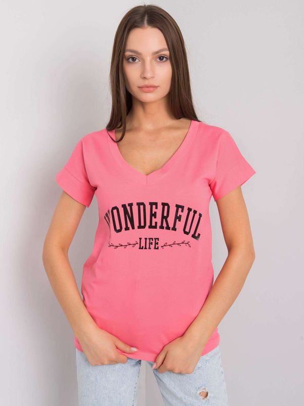 Fashionhunters Women's pink T-shirt with inscription