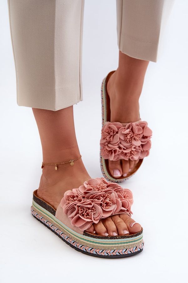 Kesi Women's platform slippers decorated with flowers, pink Nodina