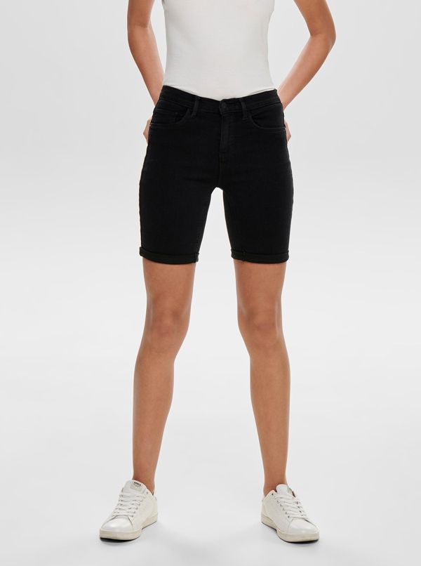 Only Women's shorts Only