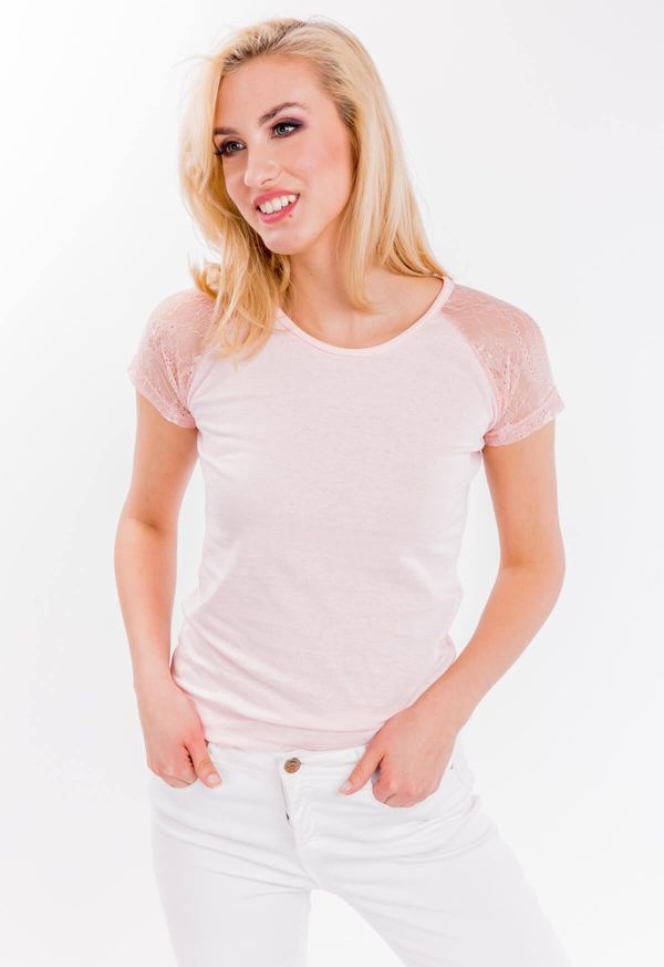 Kesi Women's T-shirt with short lace sleeves - pink,