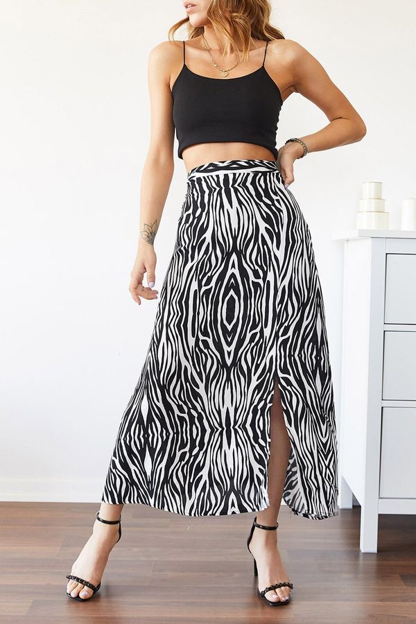 XHAN XHAN Women's Black & White Zebra Patterned Slit Skirt