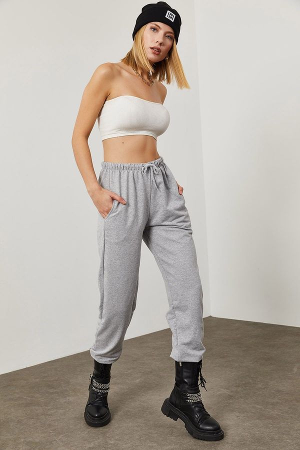 XHAN XHAN Women's Gray Sweatpants with Lace-Up Waist