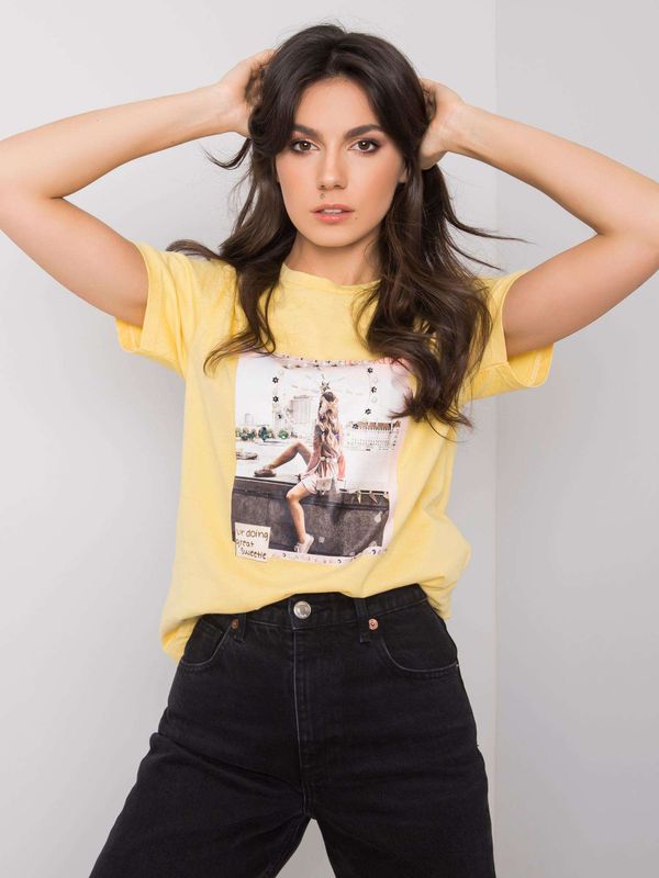 Fashionhunters Yellow T-shirt with patches