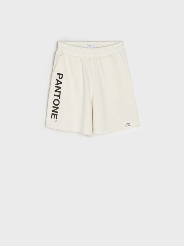 Sinsay Sinsay - Kratke pantalone Pantone - krem