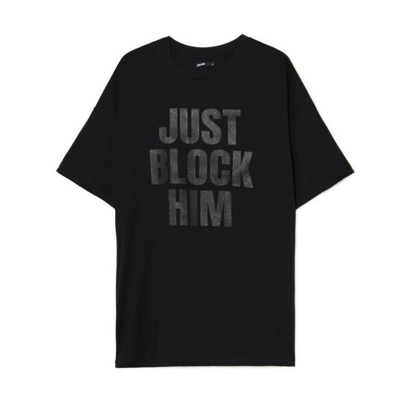 Cropp Cropp - Crna predimenzionirana majica s printom - CRNO