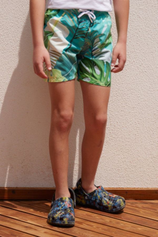 AC&Co / Altınyıldız Classics AC&Co / Altınyıldız Classics Boys Green Standard Fit Regular Cut Quick Dry Kids Patterned One-Pocket Swimwear Marine Shorts.